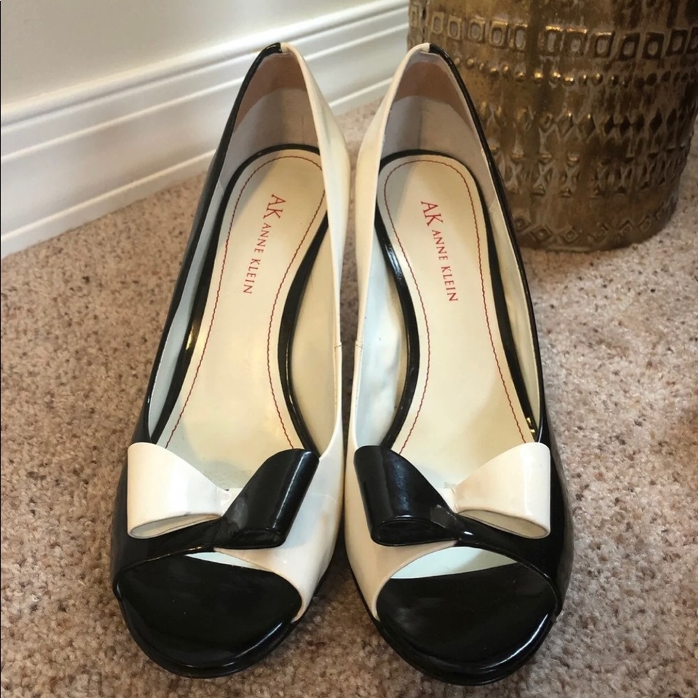 AK Anne Klein Leather Pumps EUC 7.5